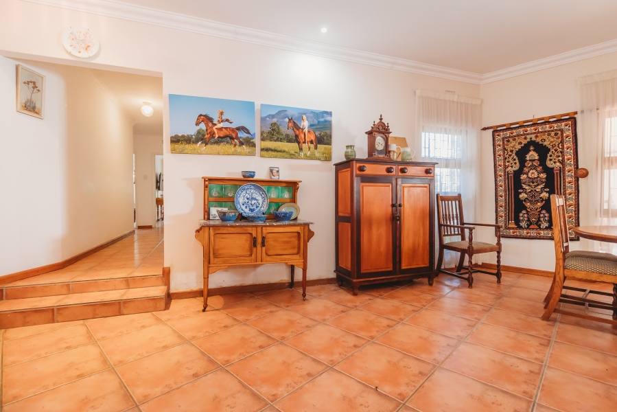 4 Bedroom Property for Sale in Glen Barrie Western Cape